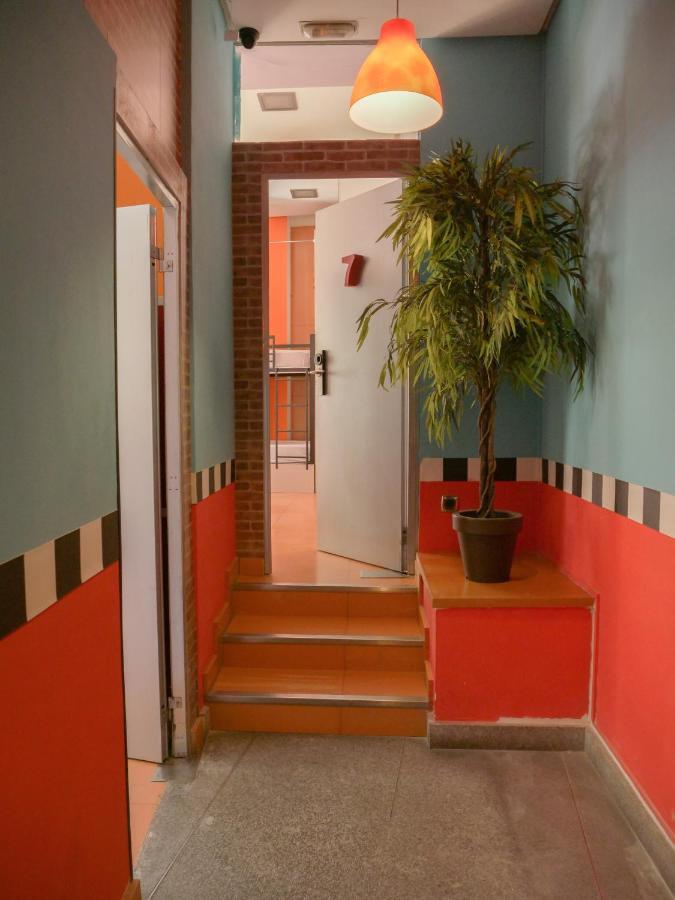 Urban Hostel Madrid Esterno foto