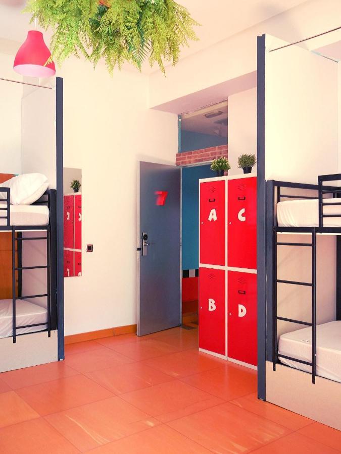 Urban Hostel Madrid Esterno foto