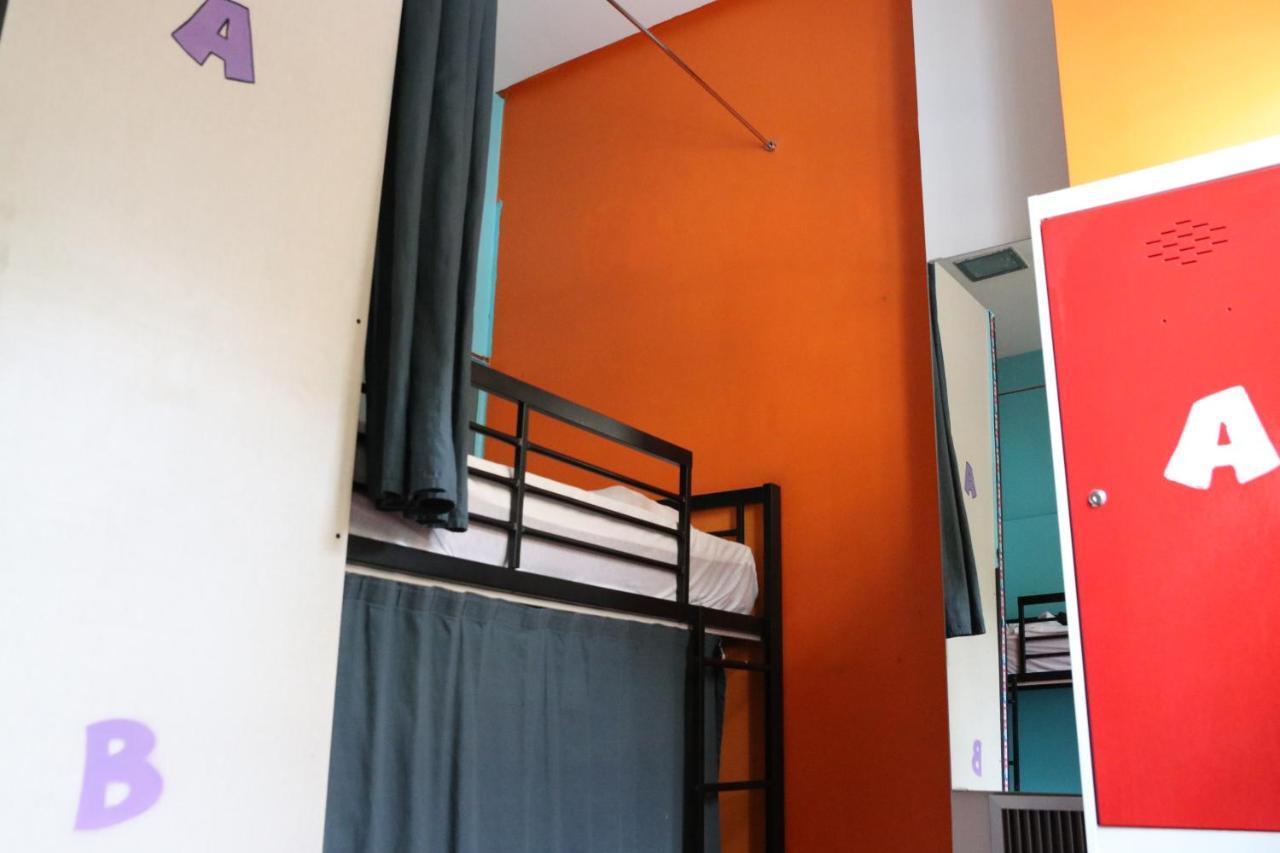 Urban Hostel Madrid Esterno foto